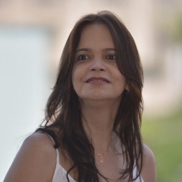 Paula Pizzani Queiroz